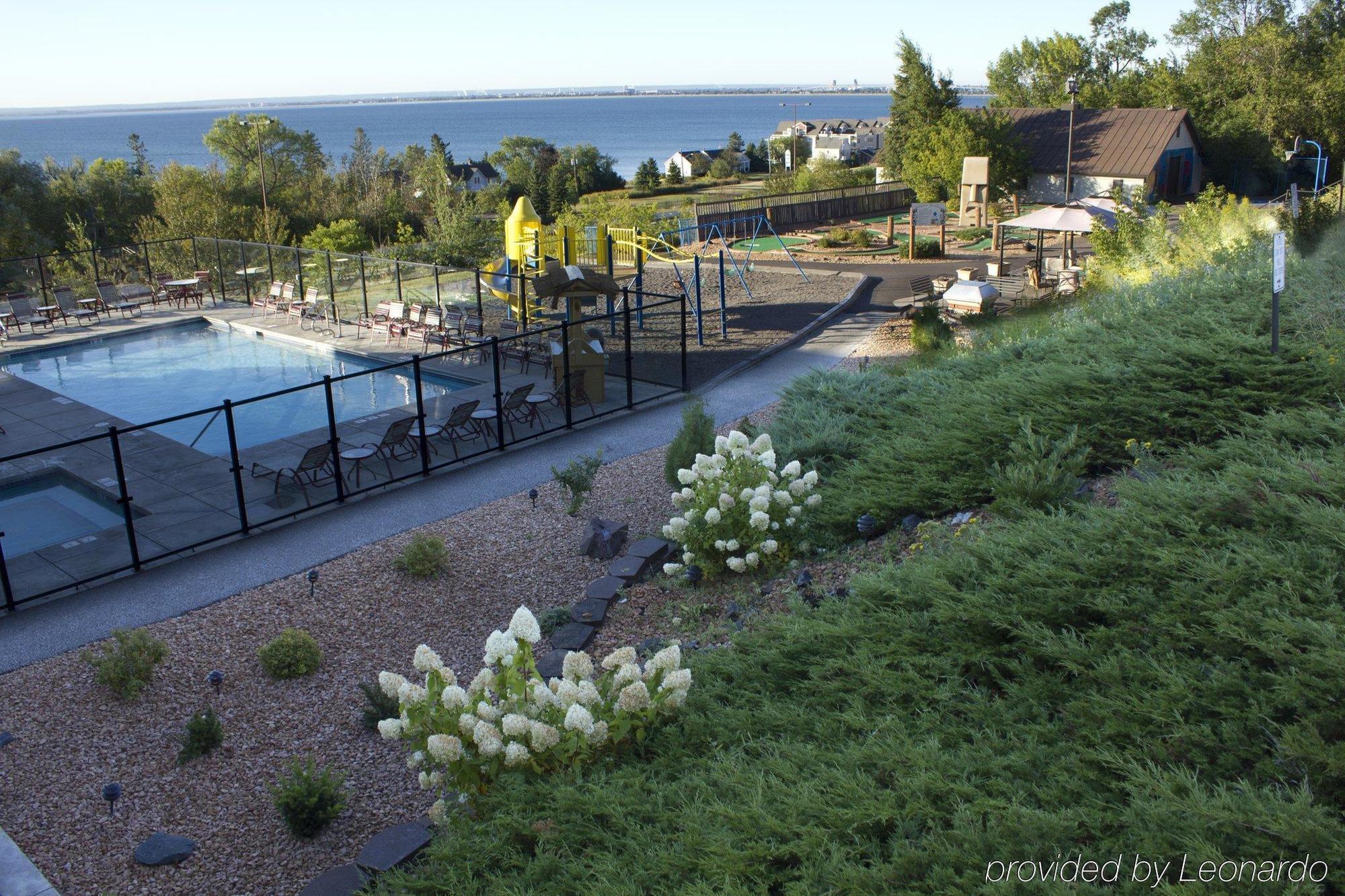 Отель Edgewater Waterpark Дулут Экстерьер фото