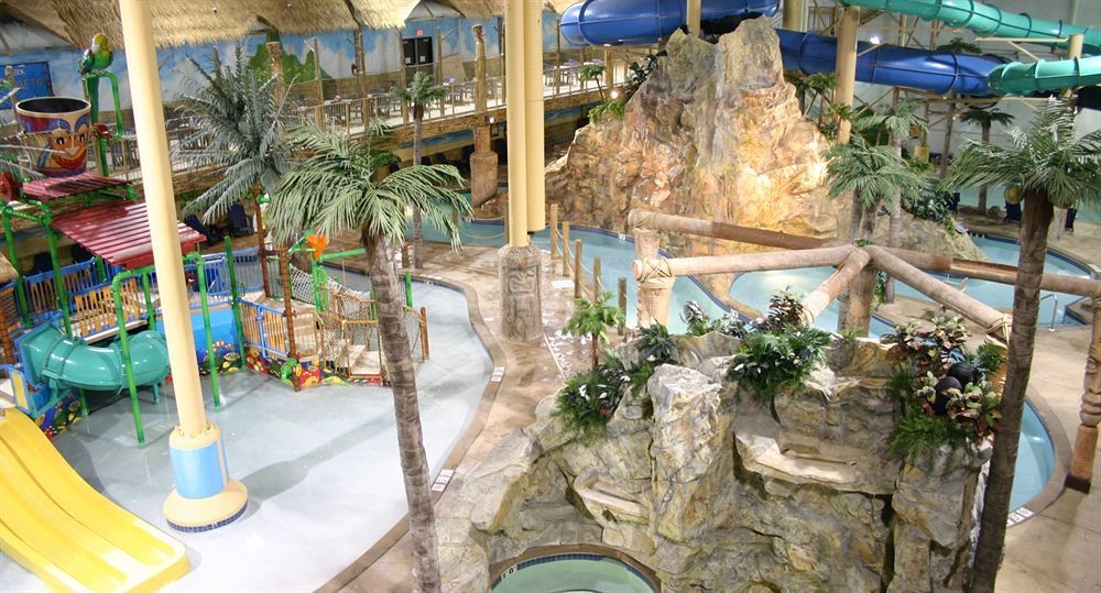 Отель Edgewater Waterpark Дулут Экстерьер фото