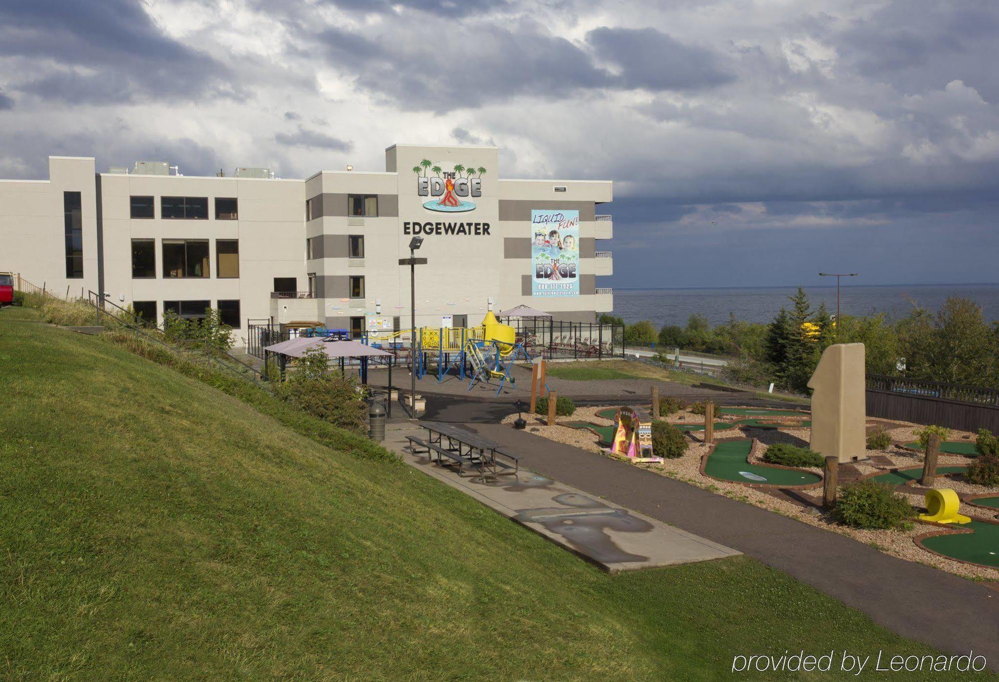 Отель Edgewater Waterpark Дулут Экстерьер фото