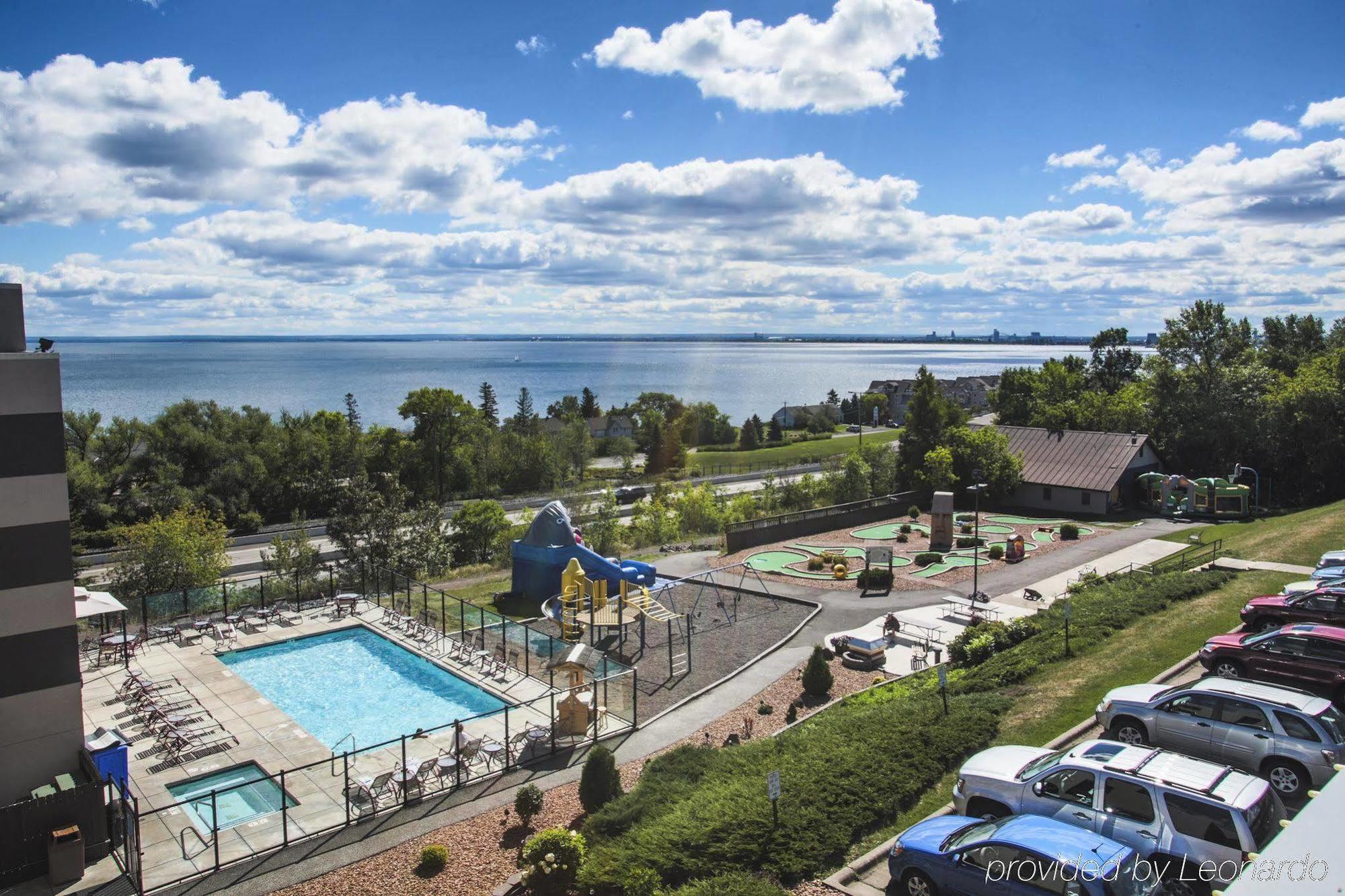 Отель Edgewater Waterpark Дулут Экстерьер фото